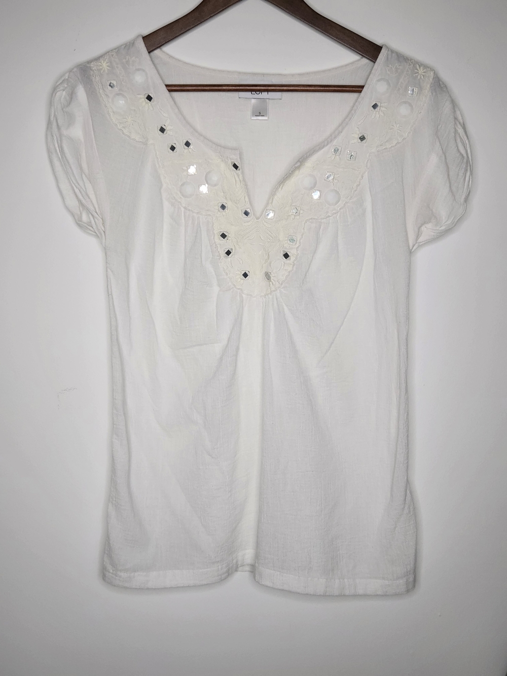 LOFT White Beaded Embroidered Split Neck Short Puff Sleeve Top Silver Sparke - S
